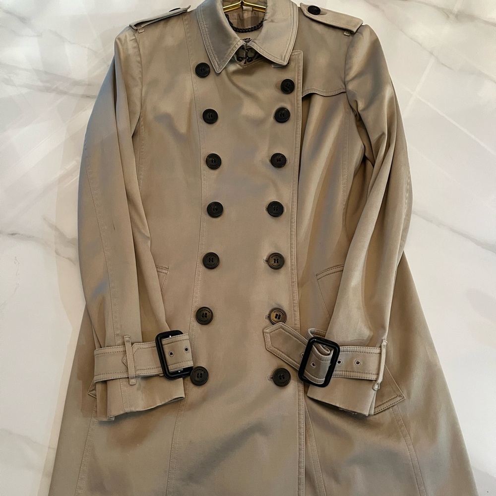 Burberry Trench Coat -Timeless Style